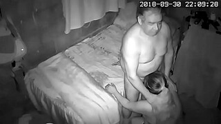 Даже в свои дни не перестает сосать член