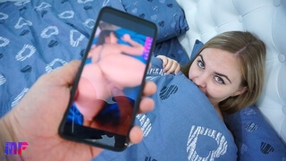 Русская толстушка 30ти лет в одном лифчике делает минет и дает любовнику в спальне