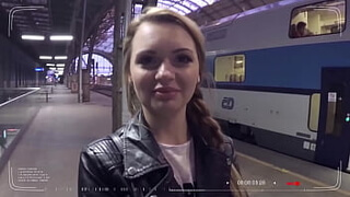 Марина Висконти отправилась с чуваком домой, поздравила его с днем рождения и дала в щель