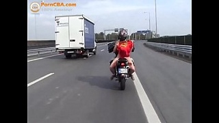 Экстремальная публичная нагота