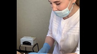 Чувак спонтанно кончил прямо на процедуре от прекрасной русской мастерицы SugarNadya
