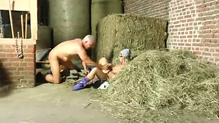 Добрый бригадир на ферме