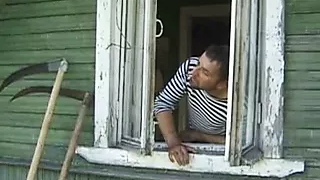 Деревенский чувак дал в рот опытной даме с обвисшими сиськами и поимел ее